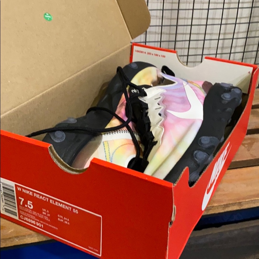 NEW Nike react element 55 tie dye & black 7.5